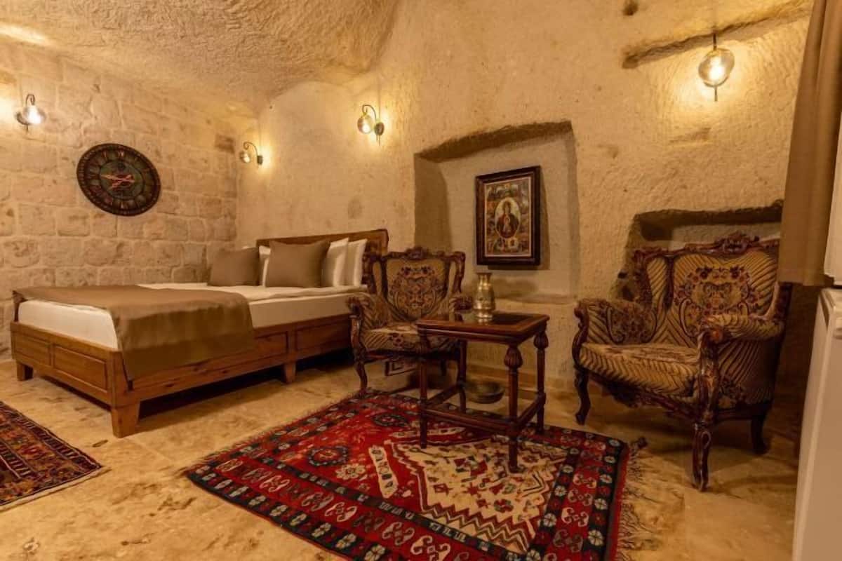 Egyptian cotton sheets, premium bedding, free minibar items