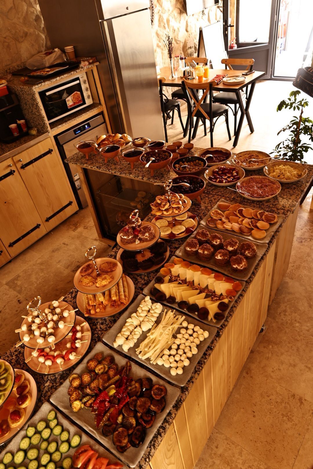 包含每日自助早餐