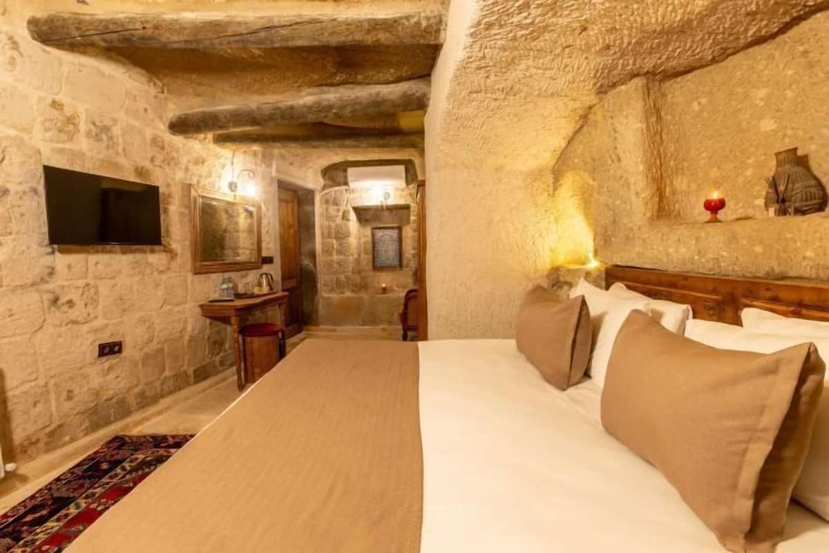 Egyptian cotton sheets, premium bedding, free minibar items