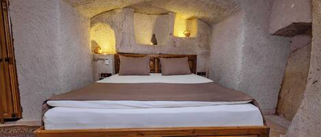 华丽双人房 | 埃及棉床单、高档床上用品、免费迷你吧物品、客房内保险箱