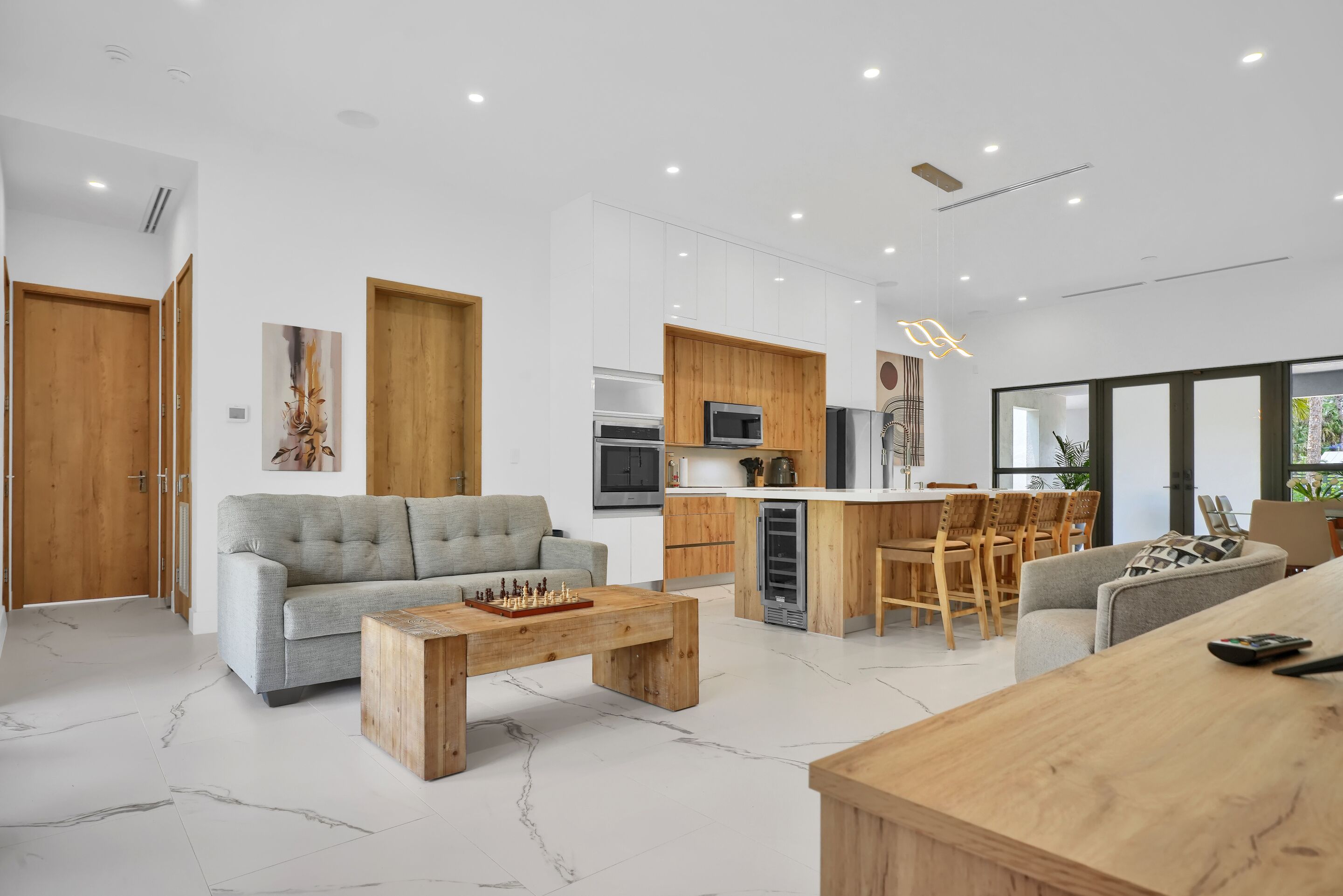 Casa, con acceso para personas discapacitadas, baño privado (1902 Della Dr) | Interior