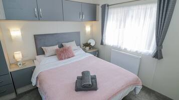 2 bedrooms, individually decorated, individually furnished, free WiFi
