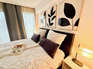 2 soverom, strykejern/-brett, reiseseng for barn og wi-fi (inkludert)