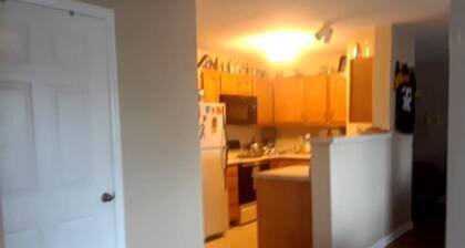Tater's Townhome is a cozy 1-bedroom condo with AC, TV no wifi on the 1st Floor