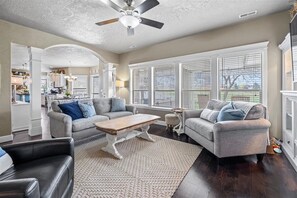 Smart TV, fireplace, offices - *Heart of Bear Creek*3000SqFt*Hot Tub*Projector room*BBQ (Meridian)