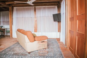 Living area - Jungle Treehouse-Breathtaking Ocean & Valley Views (Provincia de Puntarenas)