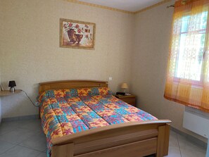 3 bedrooms, iron/ironing board