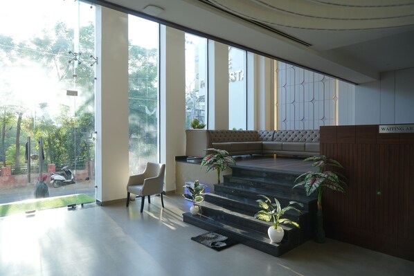 Reception - HOTEL THE ROYALISTA (Bathinda)