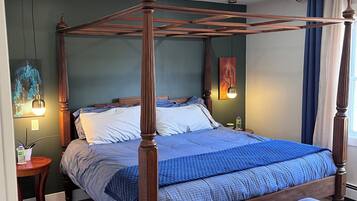 4 bedrooms, desk, iron/ironing board, WiFi