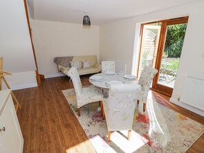 Living area - Little Barn (Stratford-upon-Avon)