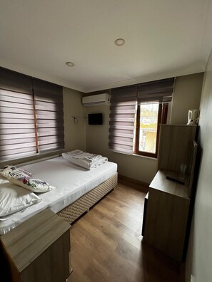 Economy Suite, City View | Free WiFi, bed sheets - Ada İnan Pansiyon (Adalar)