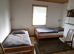 2 soverom, strykejern/-brett, wi-fi (inkludert) og sengetøy