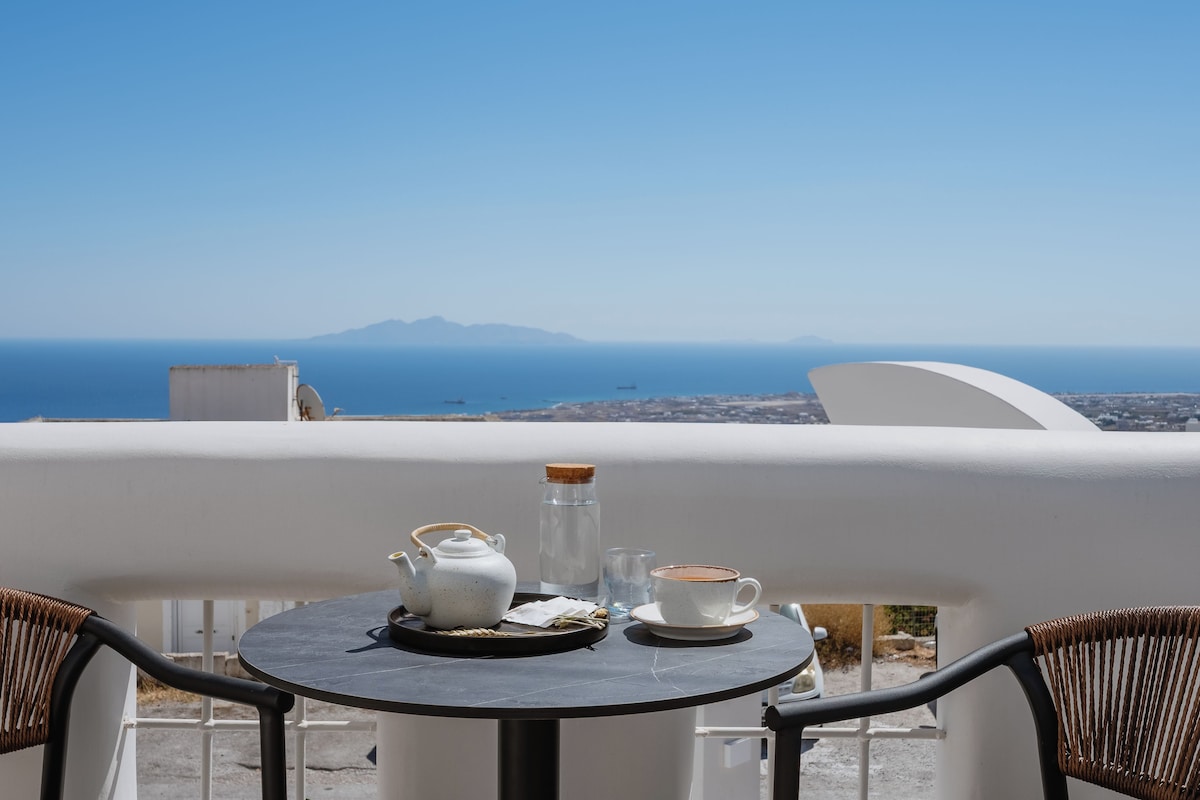 Suite, 1 habitación, vista al mar | Ropa de cama hipoalergénica y minibar
