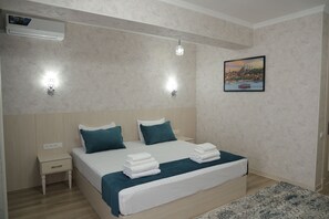 Superior Double or Twin Room | Desk, laptop workspace, soundproofing, iron/ironing board - HOTEL MERCURI MERIDIAN (Bukhara)