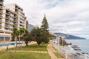 Property grounds - Sunny Getaway in Funchal (Funchal)