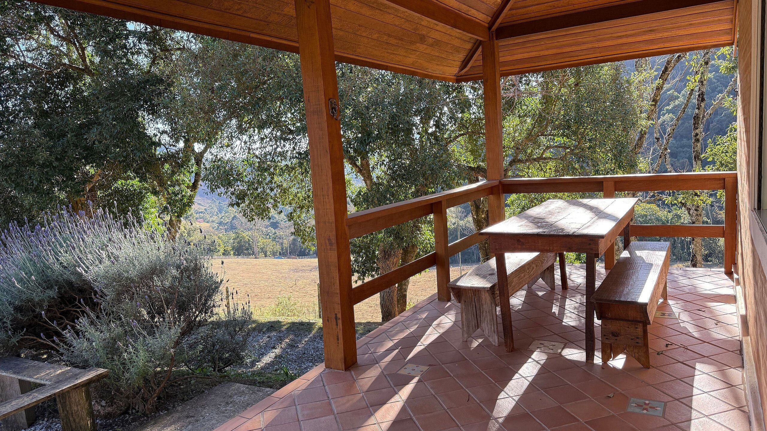 Kabin | Tempat makan outdoor