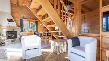 TV, lareira, DVD player