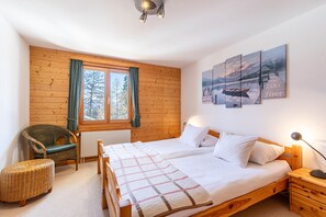 4 chambres, fer et planche à repasser, Wi-Fi gratuit, draps fournis