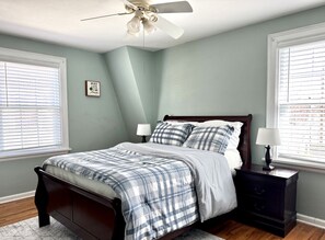 3 chambres, bureau, Wi-Fi gratuit, draps fournis