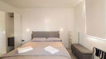 1 Schlafzimmer, individuell dekoriert, individuell eingerichtet