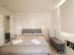 1 habitación, decoración personalizada y muebles diferentes 