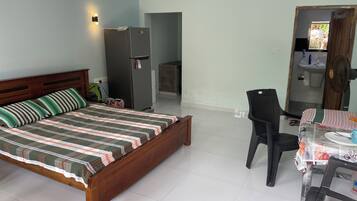 1 chambre, bureau, Wi-Fi, draps fournis