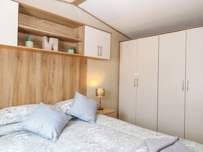 2 bedrooms, individually decorated, individually furnished, free WiFi - Oakley Retreat (Great Yarmouth)