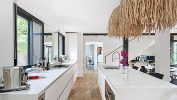 Fridge, microwave, oven, dishwasher