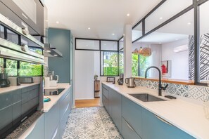 Fridge, microwave, oven, dishwasher