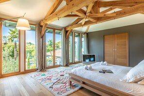 4 dormitorios, tabla de planchar con plancha, wifi gratis y ropa de cama
