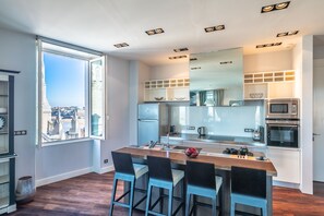 Fridge, microwave, oven, dishwasher