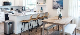 Pet Friendly 2bed/2bath coastal hideaway