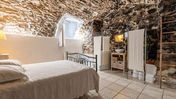 3 chambres, fer et planche Ă repasser