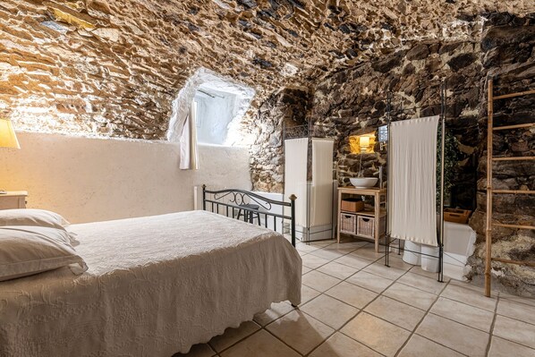 3 camere, ferro/asse da stiro