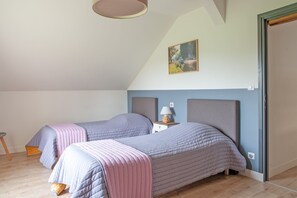 Spa - Le Cheval Blanc - Proche Amiens, grand jardin (Damery)