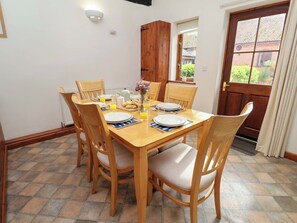 Cottage | Dining - Beechwood (Dereham)