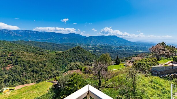 A mountainous landscape with a clear sky. - Casa Ultima - Superbe vue, proche Ajaccio (Sarrola-Carcopino)