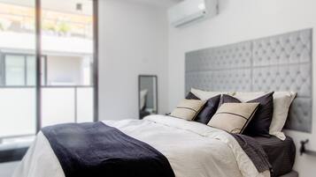 1 bedroom, in-room safe, desk, iron/ironing board