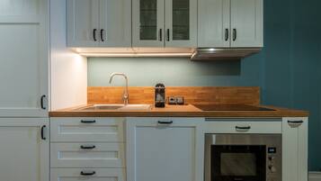 冰箱、微波炉、烤箱、洗碗机