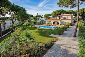 Exterior - Magnificent villa 10 minutes from the sea (Quarteira)