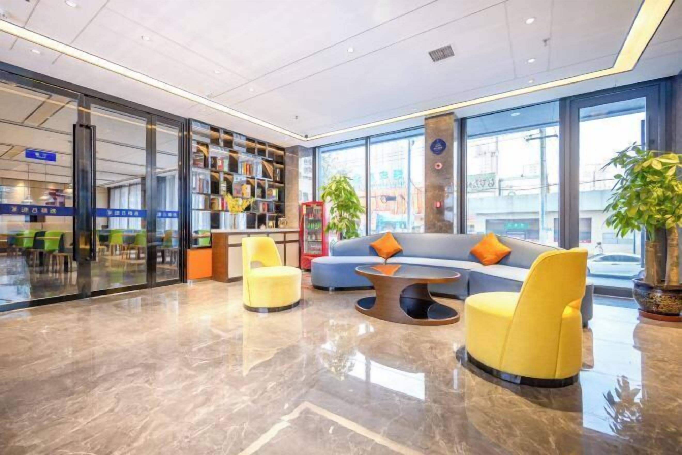 Lobby lounge