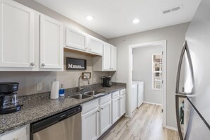 Fridge, microwave, oven, stovetop - Spacious 3BR Step-Free Condo | Deck | Sleeps 11 (Branson)
