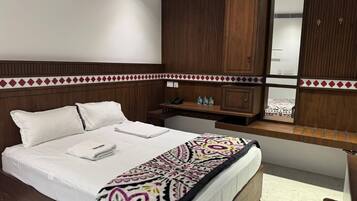 غرفة مزدوجة كلاسيكية | 1 غرفة نوم ومكتب وواي فاي مجانًا