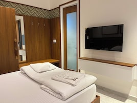 舒适套房 | 办公桌、免费 WiFi