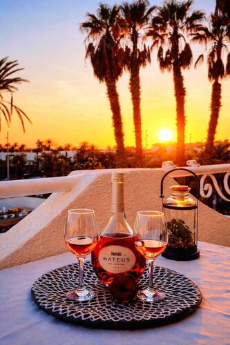 Luxury apartment with swimming pool and ocean view