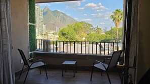 Apartamento ejecutivo, vistas a la colina | Terraza o patio