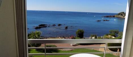 屋外ダイニングエリア