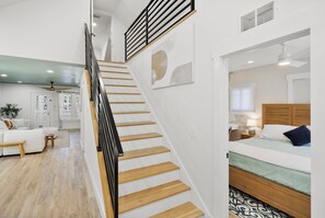 3 chambres, fer et planche à repasser, Wi-Fi, draps fournis