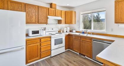 3-bedroom cozy getaway home