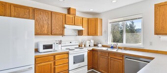 3-bedroom cozy getaway home